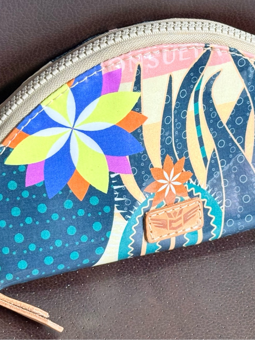 Consuela Medium Cosmetic Case